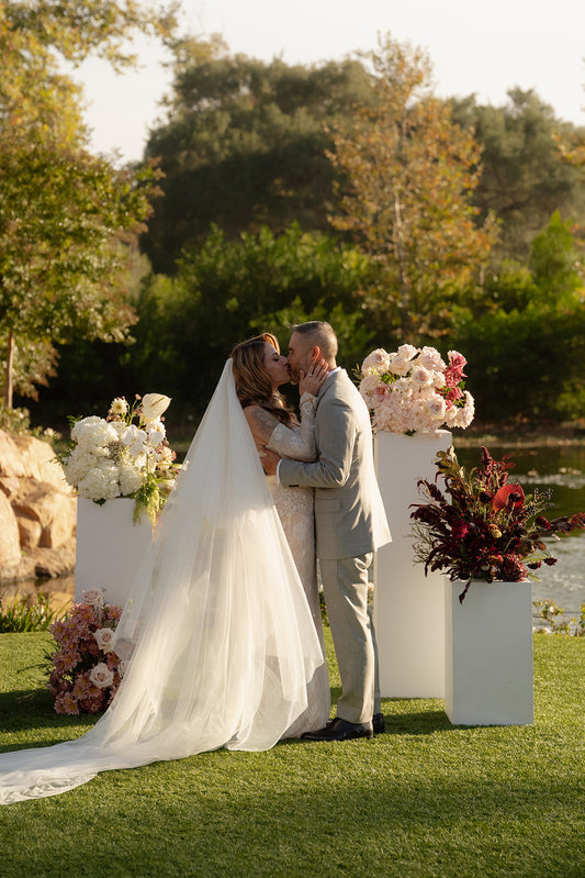 Aisle Piece or Pedestal arrangement ( Designer's Choice)