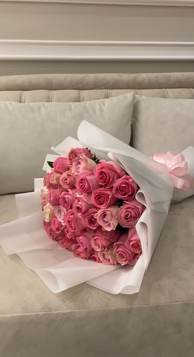 One dozen Premium Pink Rose Bouquet