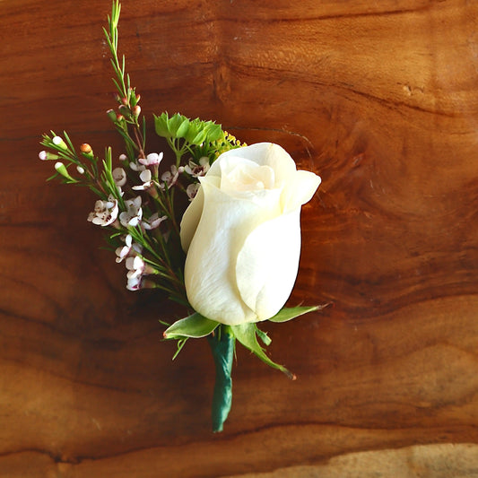 Boutonnierre Made for you flower shop